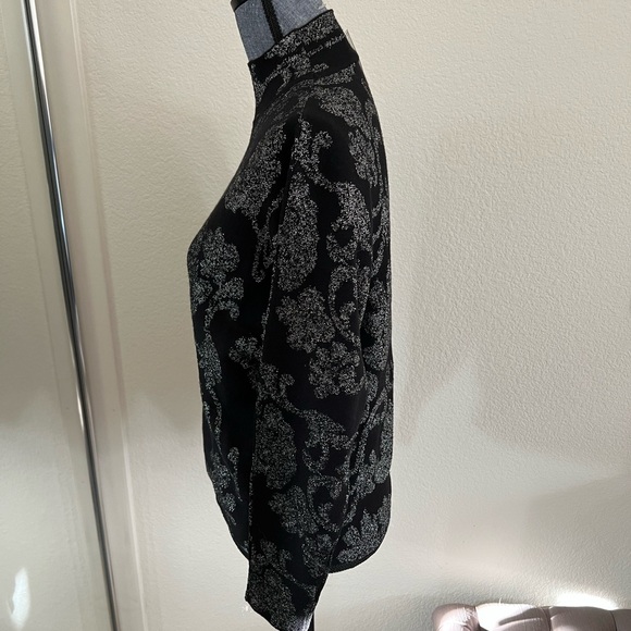 NWT Sioni Black with Silver Metallic Sweater - Picture 4 of 8